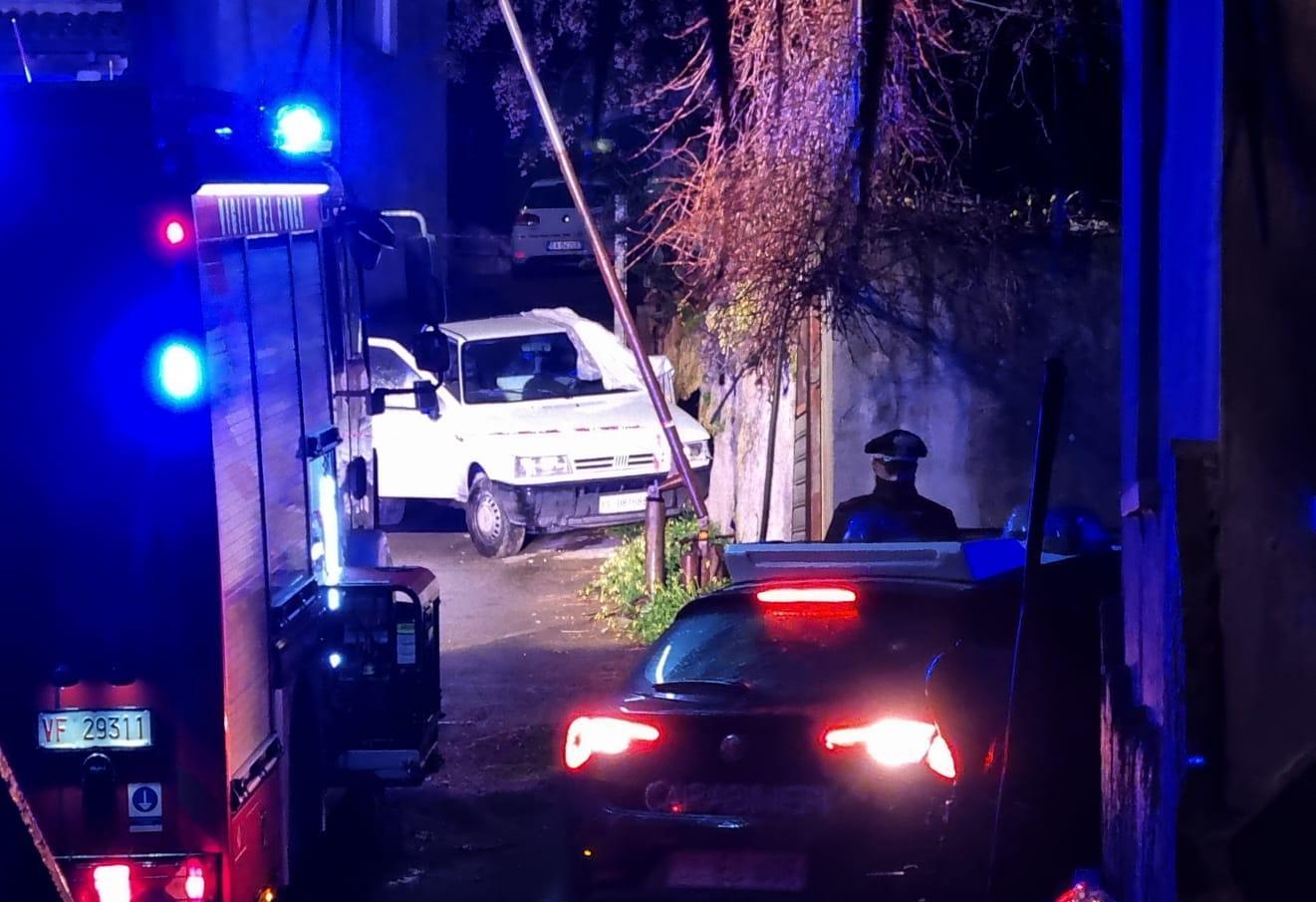 L'auto sulla quale viaggiava l'allevatore ucciso (foto Massimo Locci)