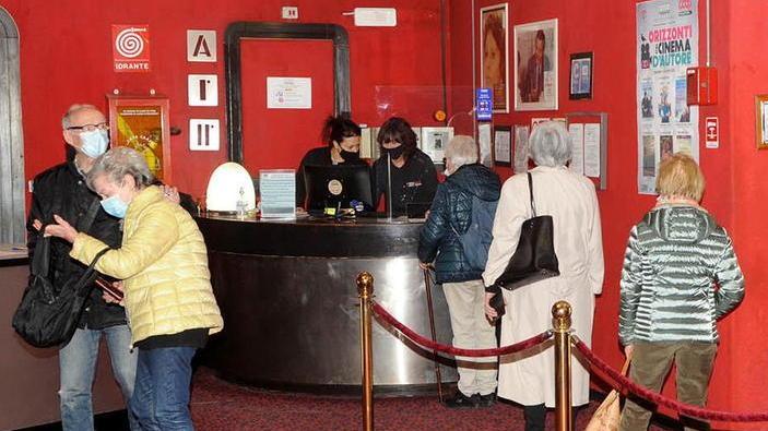 Chiusure, restrizioni e divieti due anni di passione per la sala
