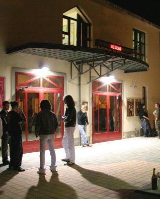 «Il teatro è la vita noi all’Ordigno restiamo aperti» 