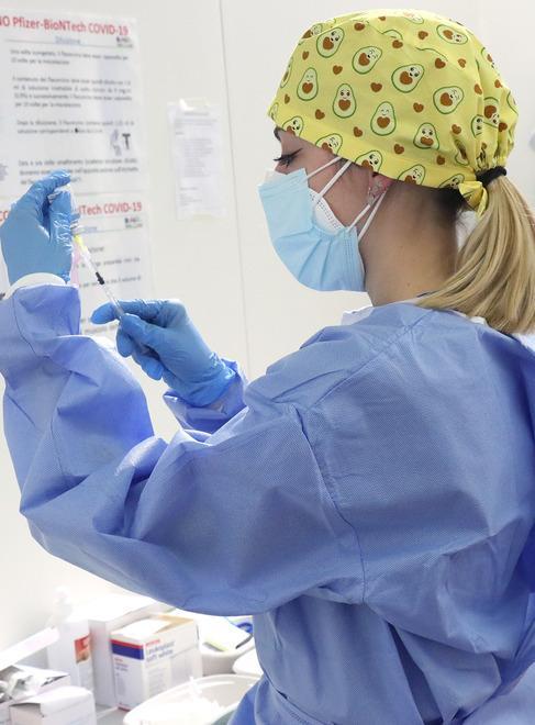 «Il fine pandemia è ancora lontano Dobbiamo imparare a convivere con il virus»