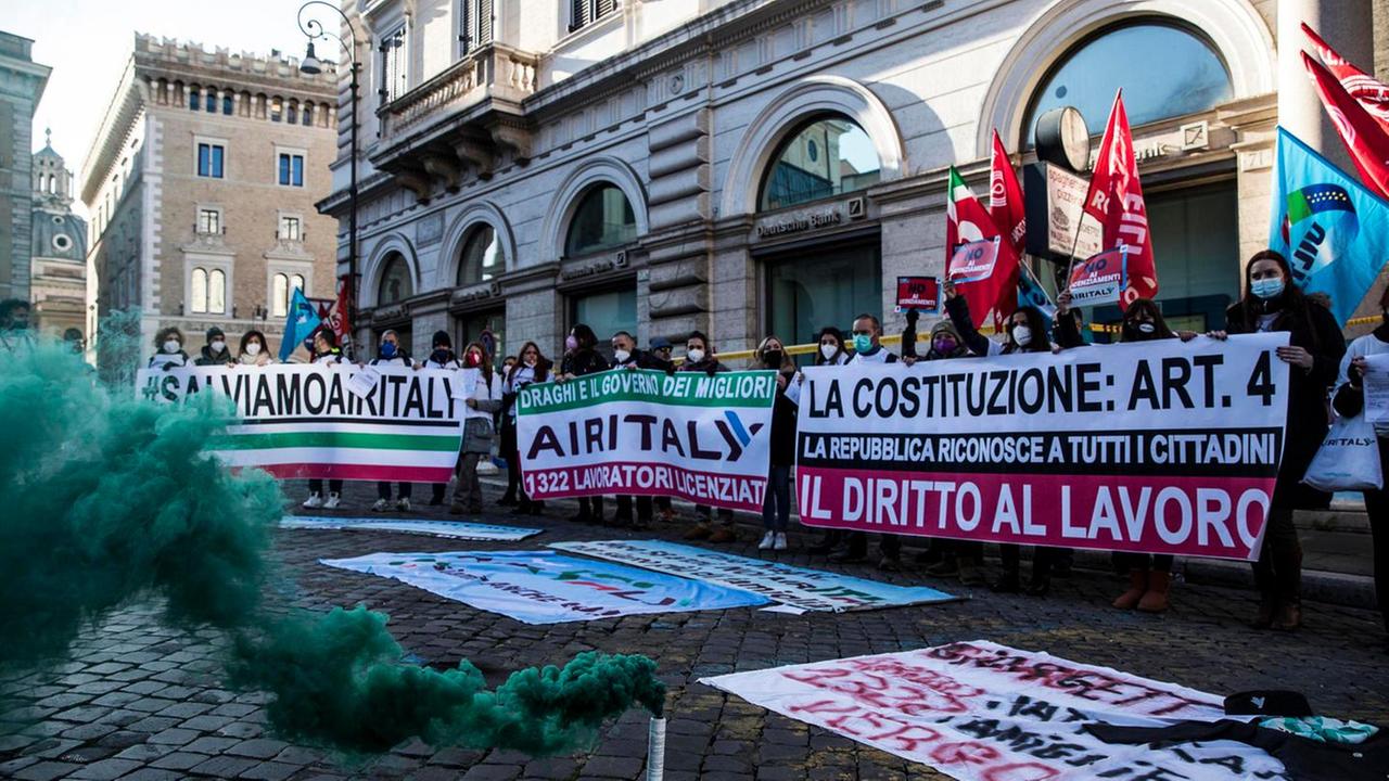 Air Italy, marcia di protesta nelle vie di Roma 