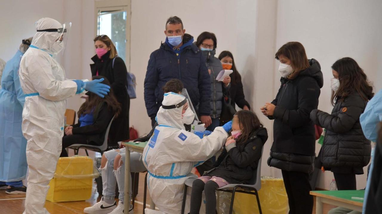 Virus, 370 positivi ufficiali Nizzi: in realtà sono di più