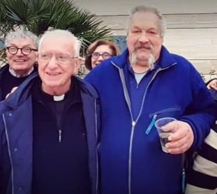 Peter Wessely detto Blacky alla festa dei suoi 60 anni insieme a don Paolo