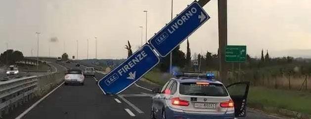 Il pannello caduto in Fi-Pi-Li il 22 agosto 2018