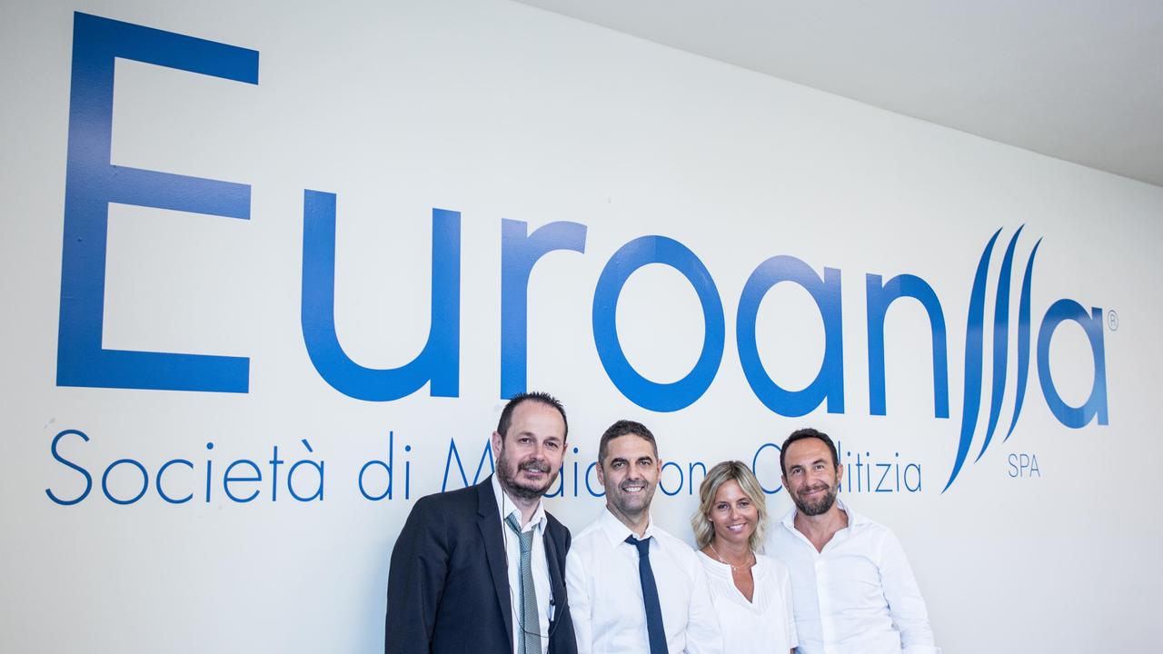 Nella foto Ansano Cecchini con gli altri soci di Euroansa