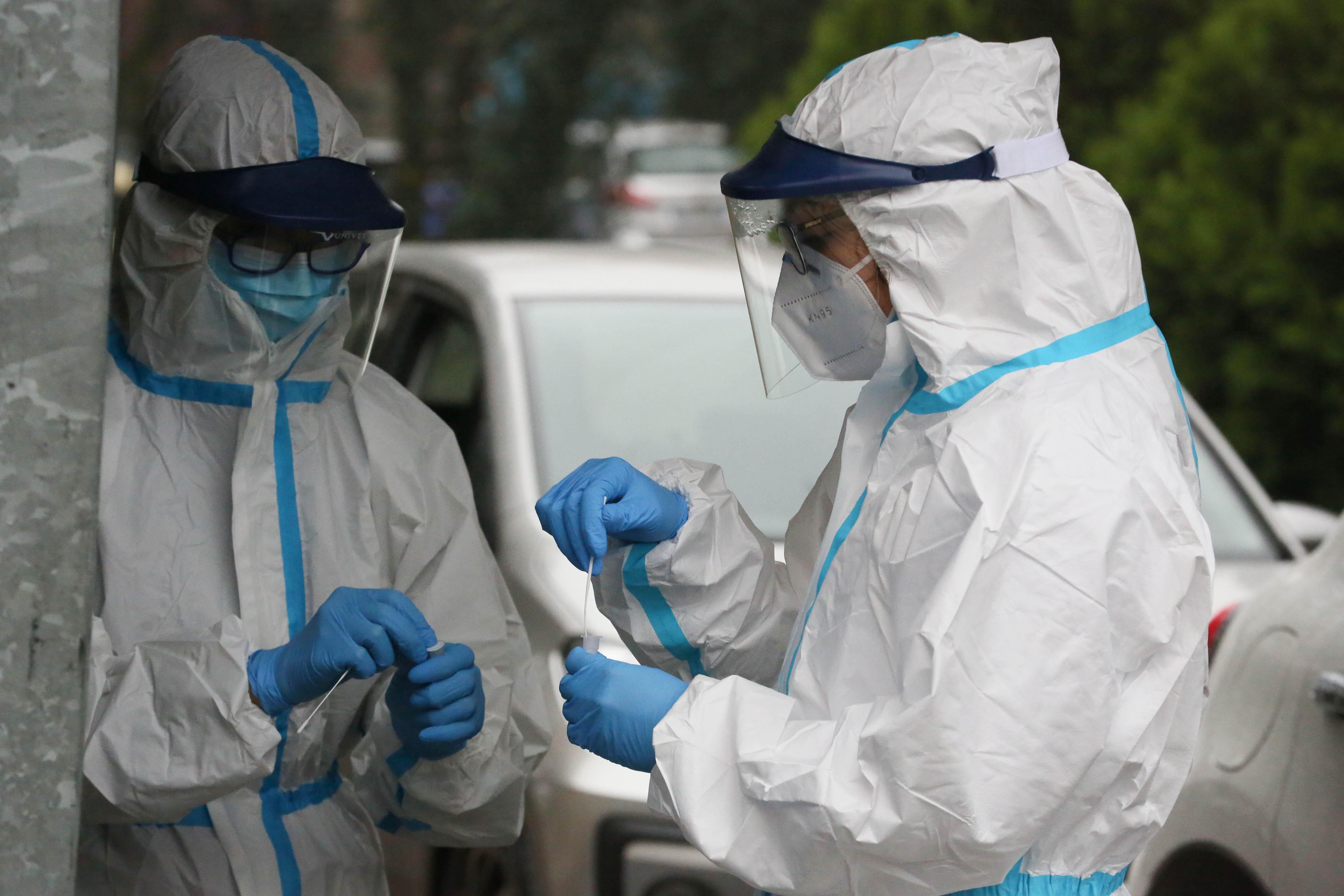 Covid: in isolamento 34.128 reggiani e altri 40 morti in regione 