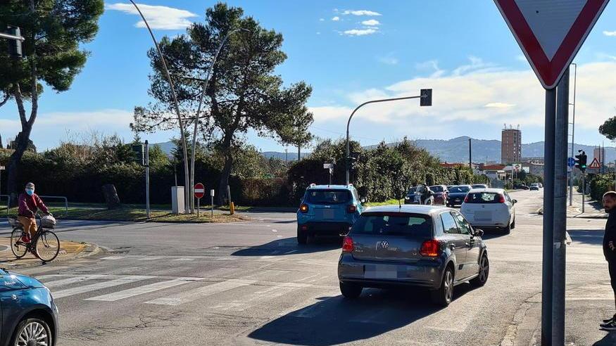 Viale Alfieri con l'onda verde e via la ciclabile al Nautico. Ecco le proposte dell'Aci per Livorno