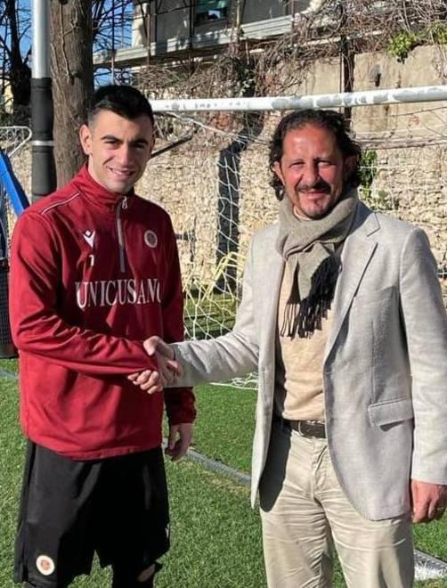 Protti stringe la mano a Petronelli