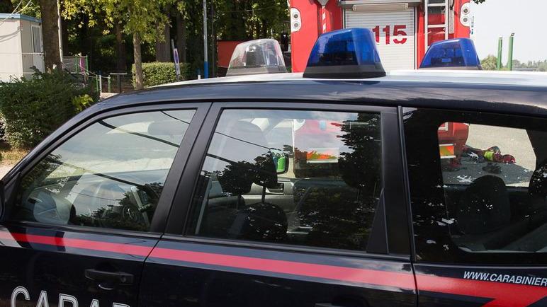 Muore ustionato mentre cucina solo in casa