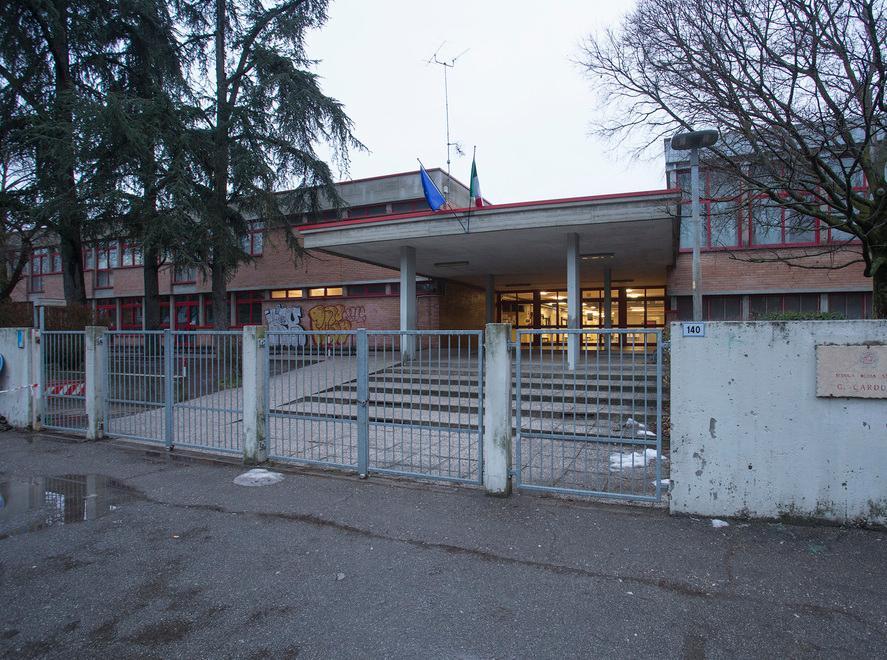 Modena, insegnante si rifiuta di indossare la Ffp2: gli studenti lasciano l’aula 
