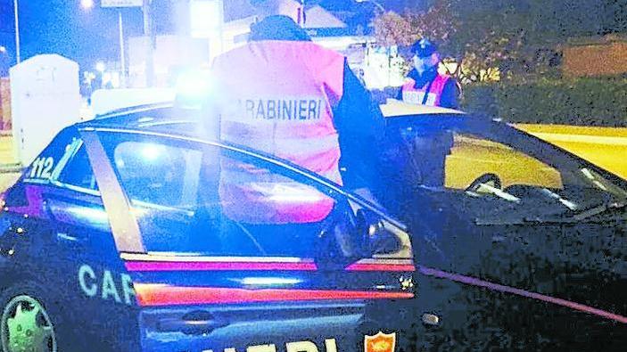 Svaligiato il negozio “Af” rubati scarpe e abbigliamento