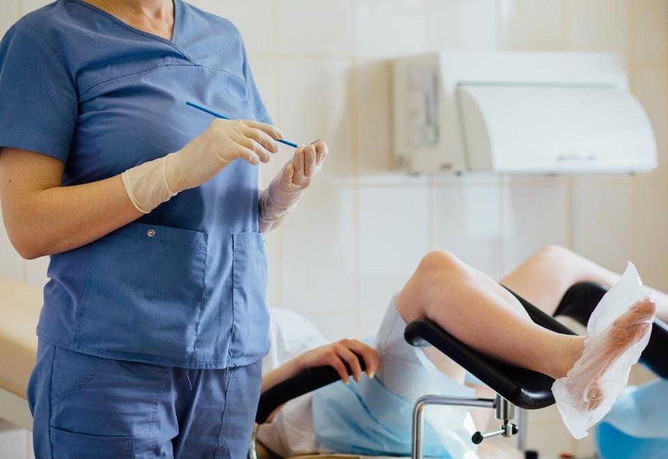 Ginecologa sotto processo per una diagnosi sbagliata