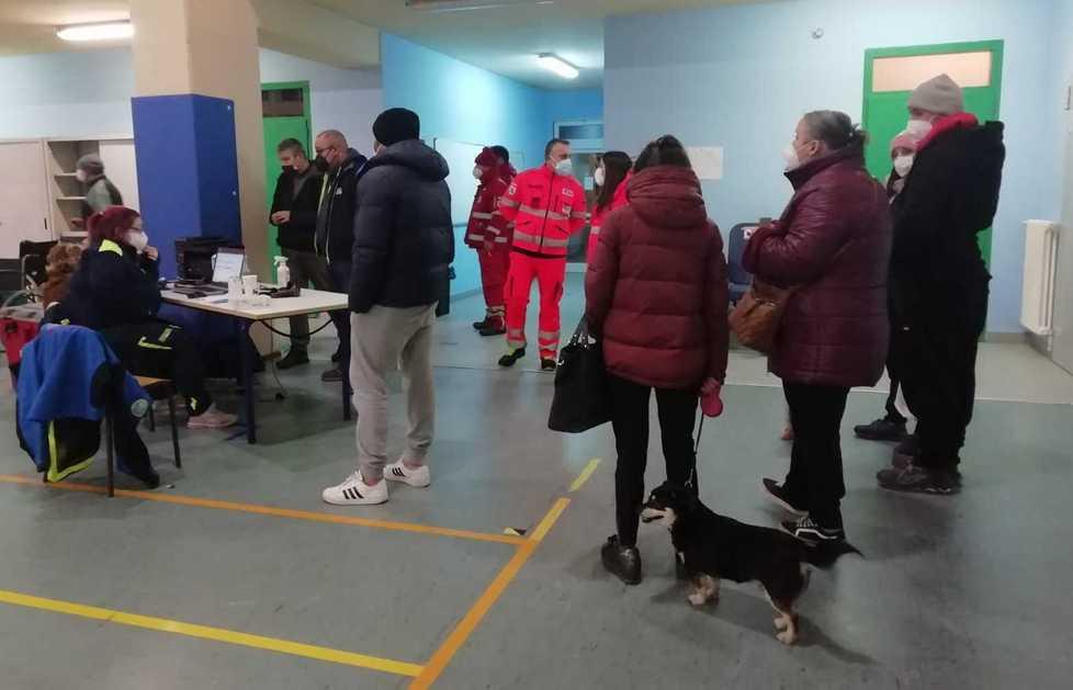 Brandine in palestra e stanze d’albergo 