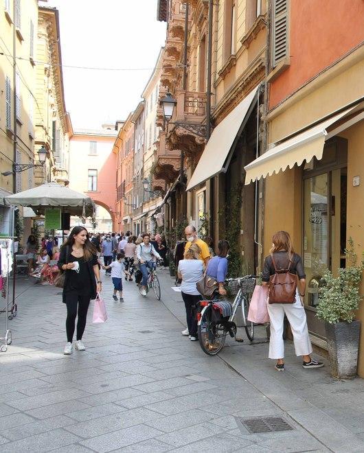 La richiesta di crediti aumenta per le famiglie non nel commercio