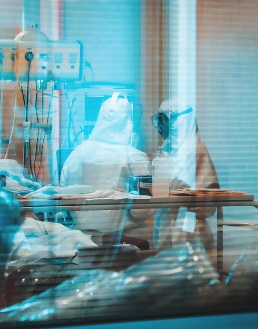 I medici dell'ospedale di Livorno hanno fatto tutto il possibile, ma il 26enne non ce l'ha fatta