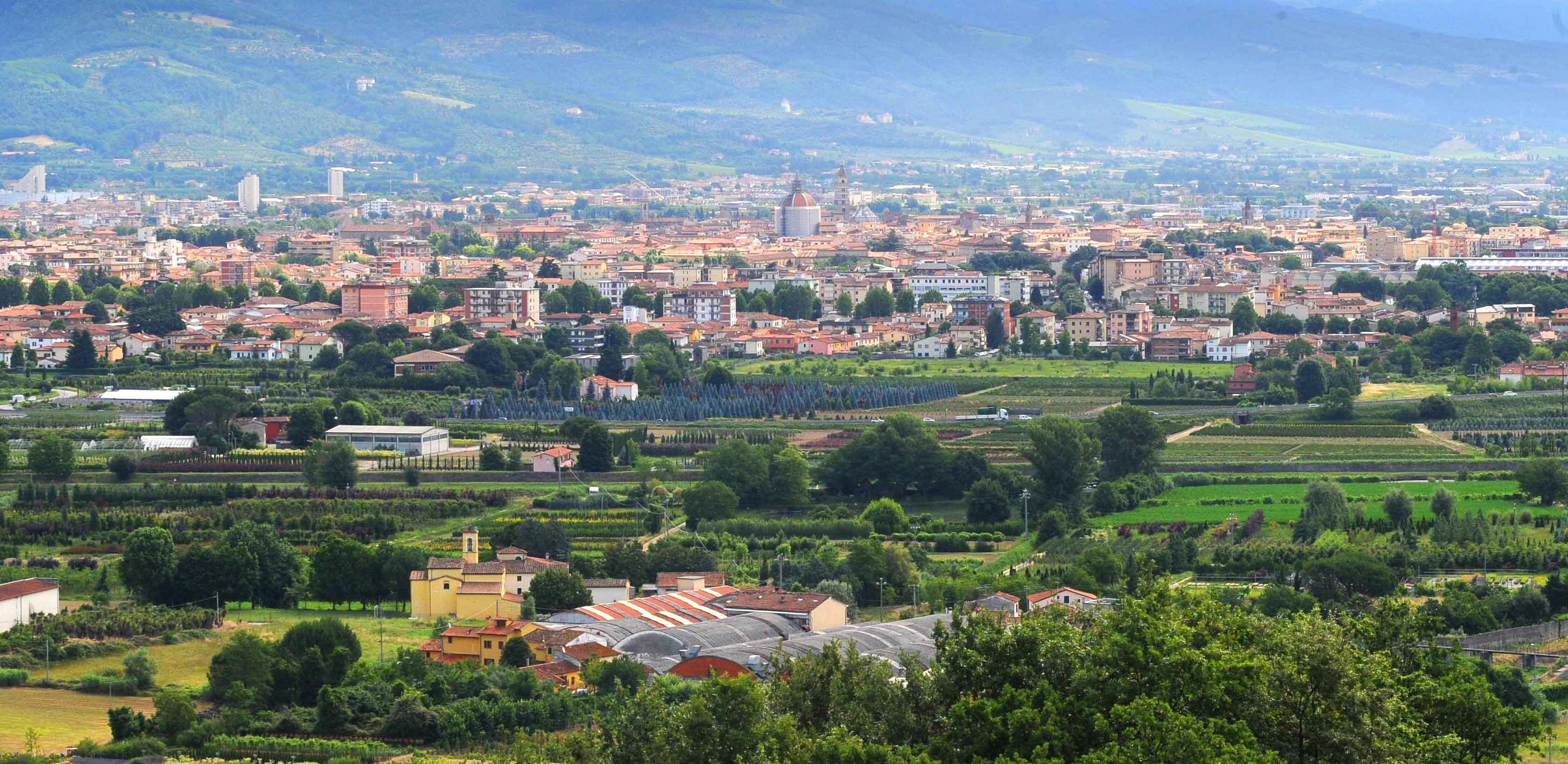 Una veduta aerea della città di Pistoia