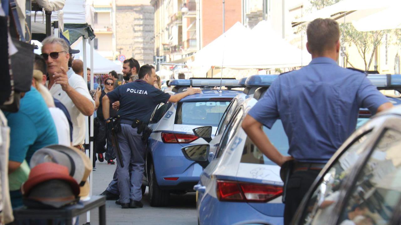 Polizia in via della Madonna (foto d'archivio)