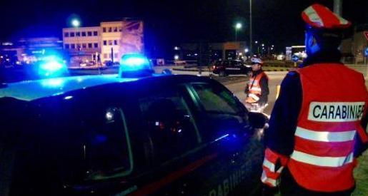 Vignola, furiosa lite in strada all’una di notte Preso a pugni e ferito con un coltello