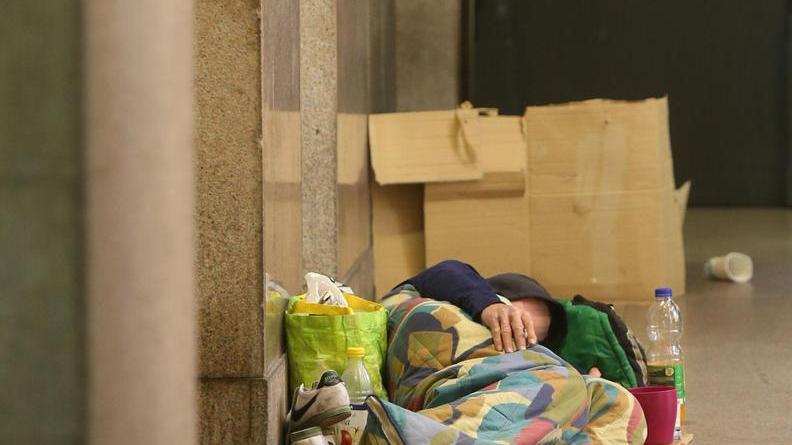 Ferrara, assistenza “su strada” per i senza fissa dimora: ecco il bando Asp