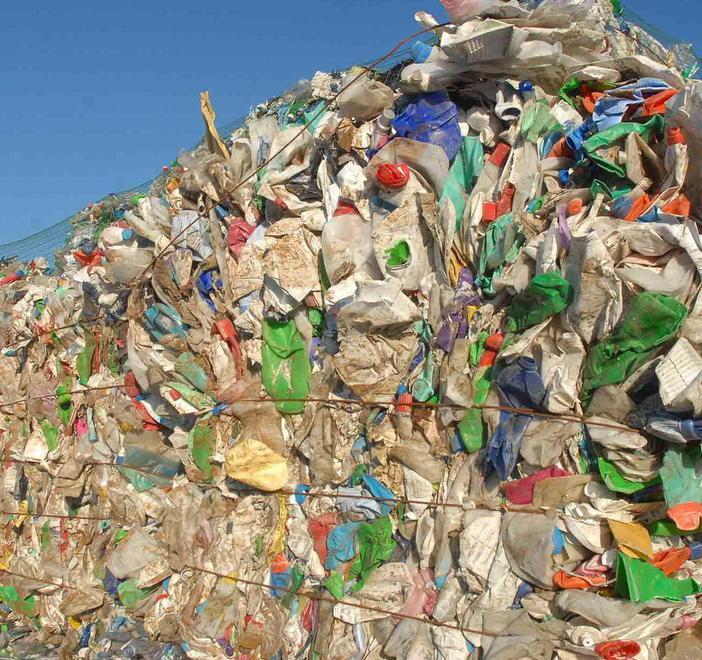 Plastica monouso bandita C’è chi si è già adeguato ma a tanti servirà tempo