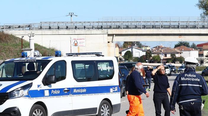 Gli agenti incrociano le braccia Polizia locale verso lo sciopero