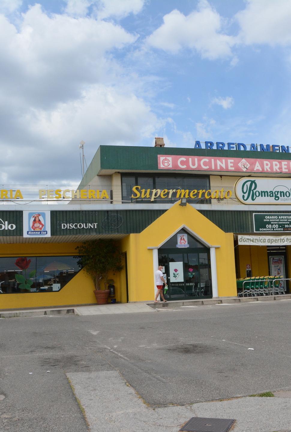 Furto al “Nonna Isa”: magazziniere patteggia 