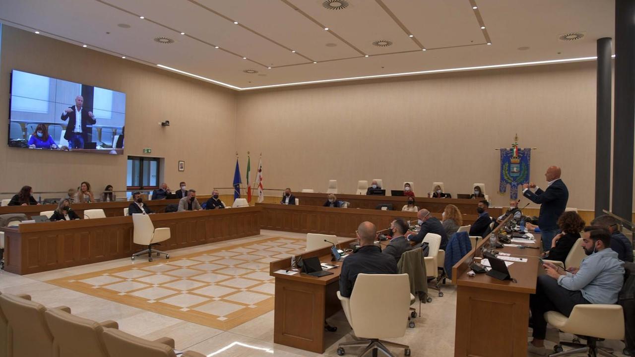 L’opposizione all’attacco: «Tariffe da rivedere»