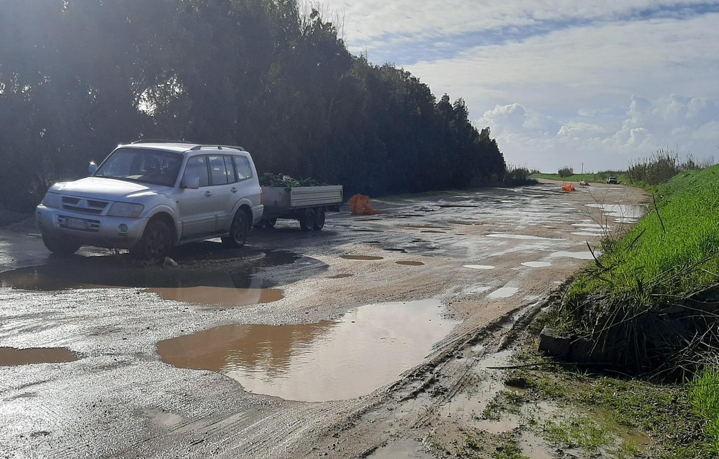 Pesaria residenti furibondi «Prigionieri dei cantieri» 