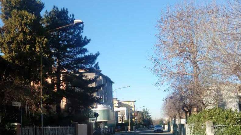 Carpi. Residenti minacciati dal ladro sul balcone «Zitti o vi accoltello»