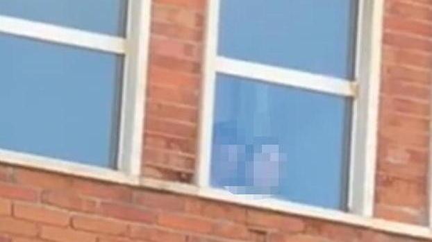 Un fermo immagine del video che sta girando su WhatsApp