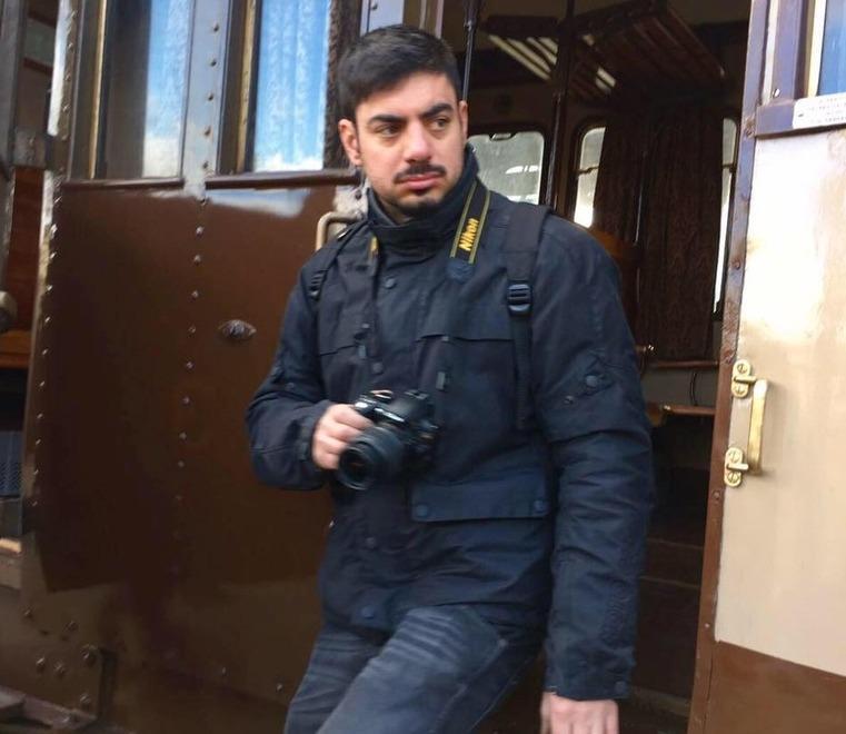 Muore per un malore a 39 anni meccanico e padre di due bimbi 