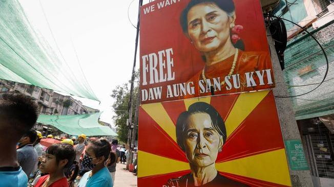 Birmania: nuove accuse di corruzione contro Aung San Suu Kyi