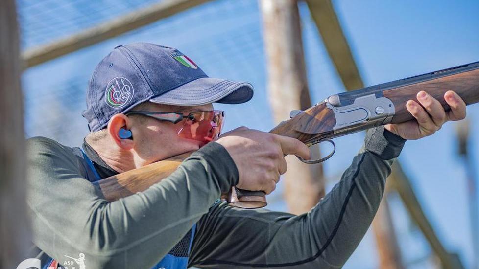 Campione di tiro a volo morto a caccia, ci sono 8 indagati. La famiglia: "Chiarezza su soccorsi e cure"