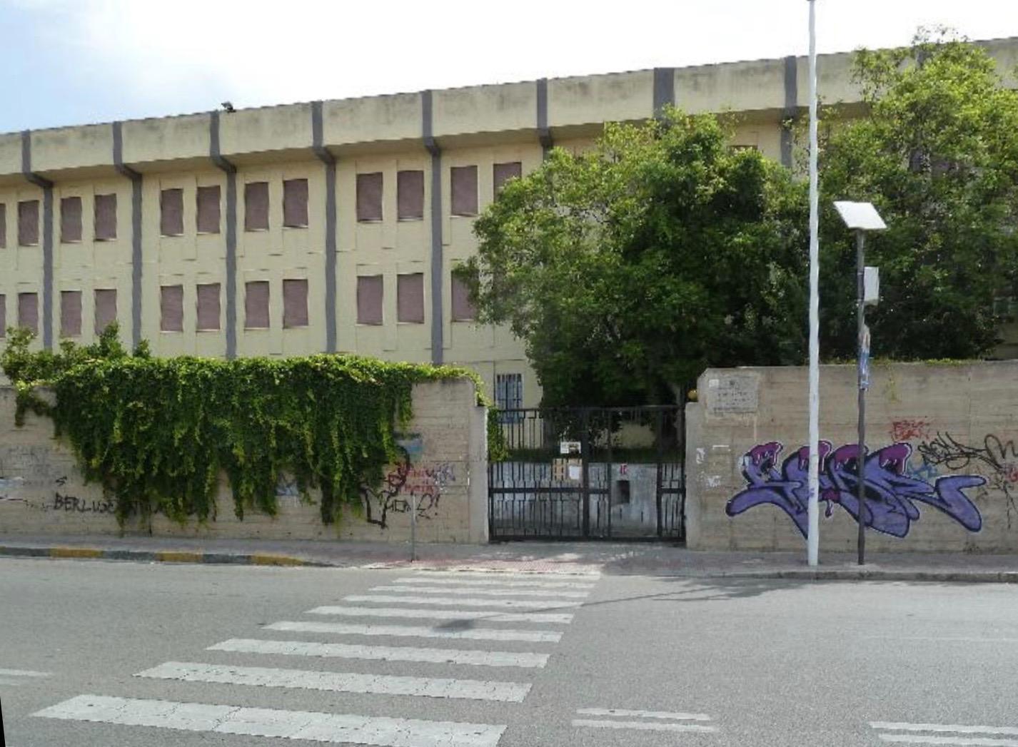 Sorpreso a rubare in una scuola a Cagliari: arrestato 39enne