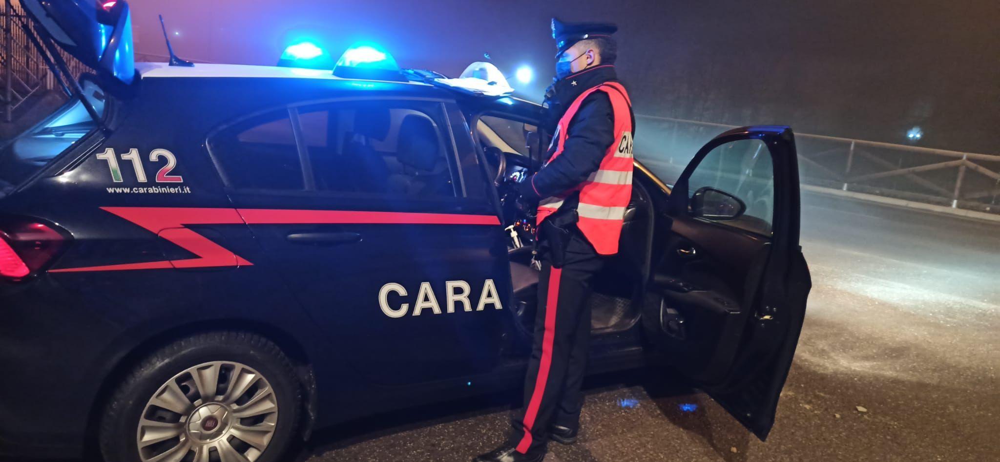 Minaccia il padre e tenta di estorcergli i soldi per la droga: arrestato