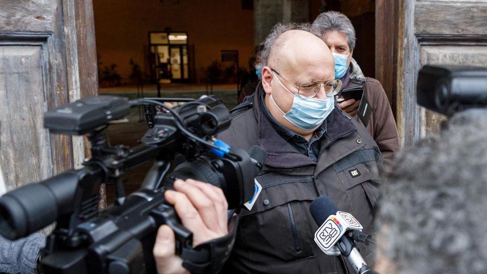 Conferma la disponibilità del suo assistito a fornire tutte le informazioni di cui il dottor Calvani