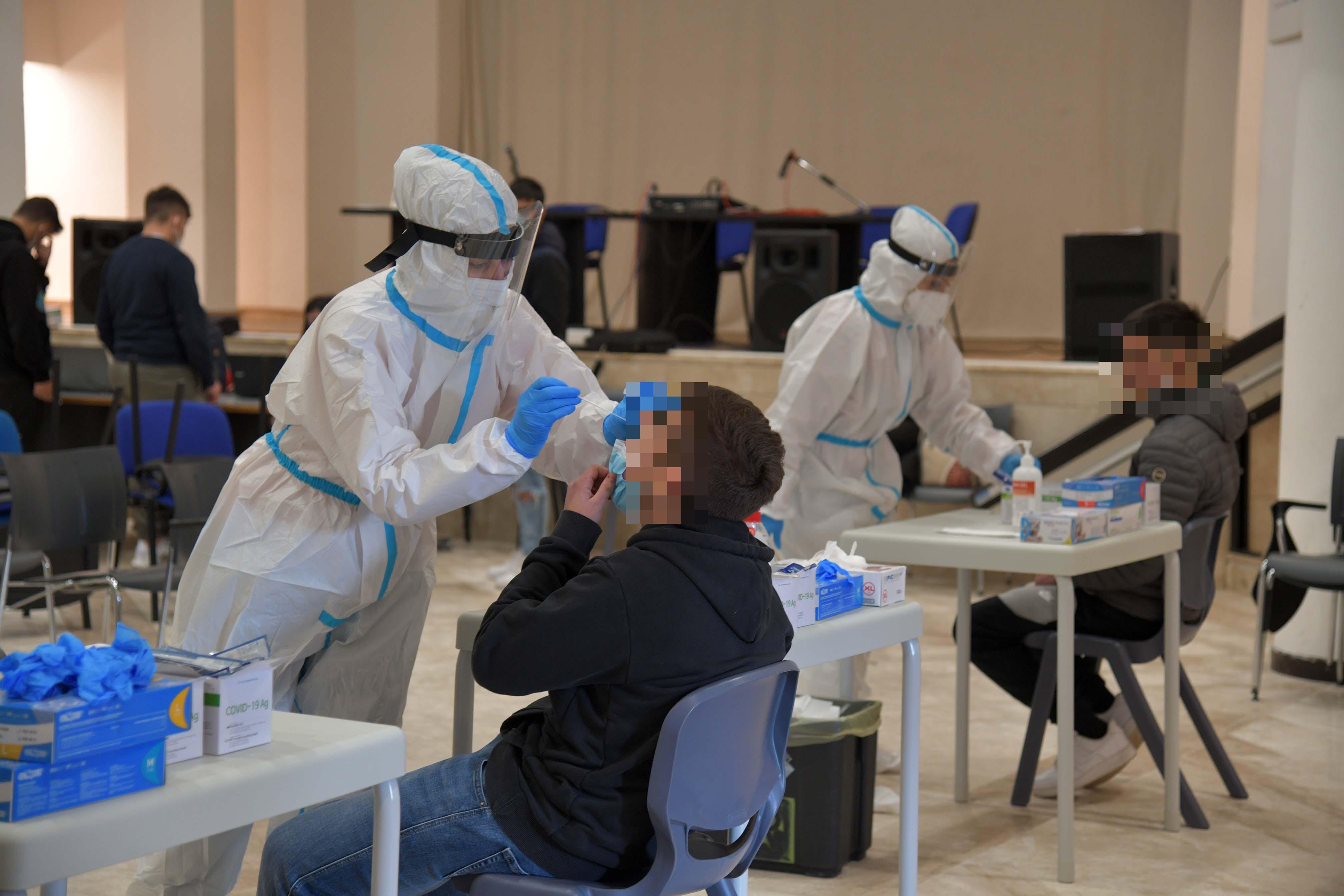 Covid in Sardegna: 1.490 nuovi positivi e una vittima 