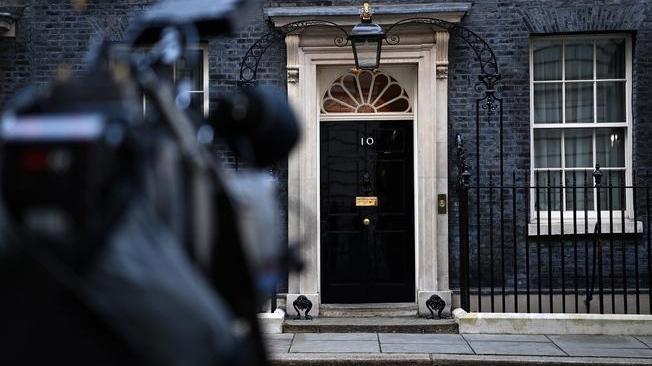 Covid: media, aperitivi a Downing Street ogni venerdì sera