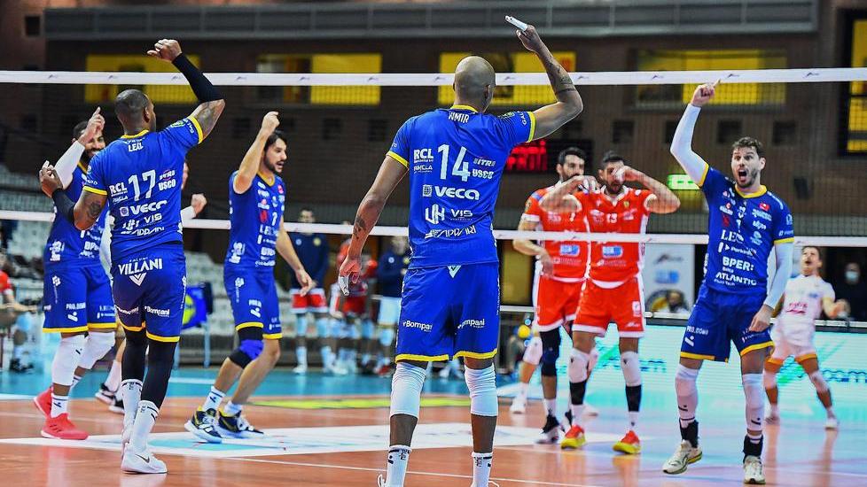 Volley. Modena sfida oggi Piacenza per la Final four