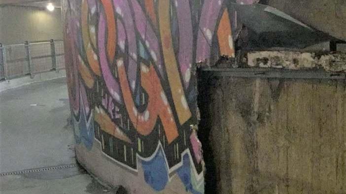 Altri murales distrutti nel sottopasso di via Moro