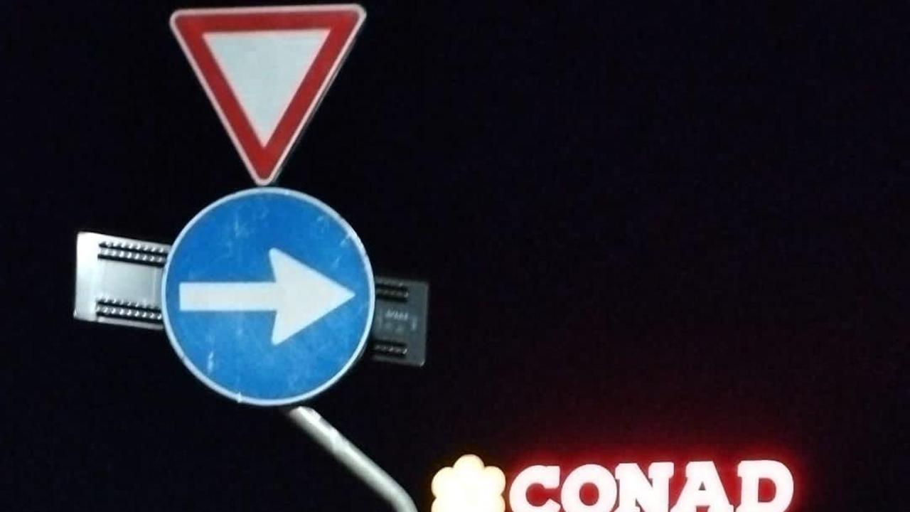Ripristinato il palo nell’area Conad
