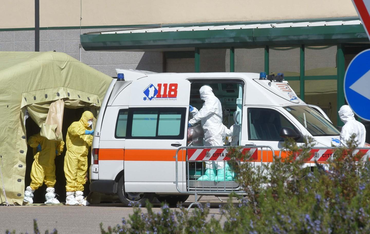 Areus, stipendi in sospeso per i medici del 118 