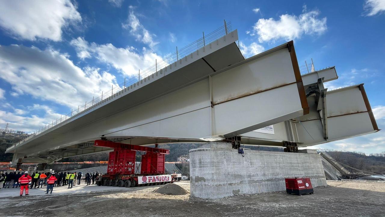 Nuovo ponte di Albiano, il varo della campata centrale. Cosa manca per completare l'opera