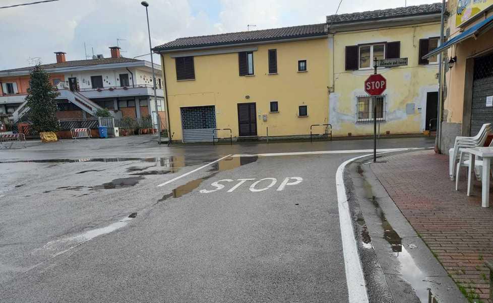 «Ripassate le strisce dove tra pochi mesi sarà rifatto l’asfalto» 