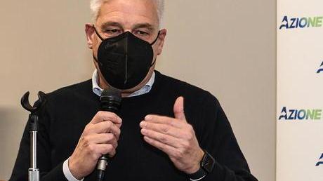 Del Ghingaro infiamma la platea di Azione attaccando il Pd