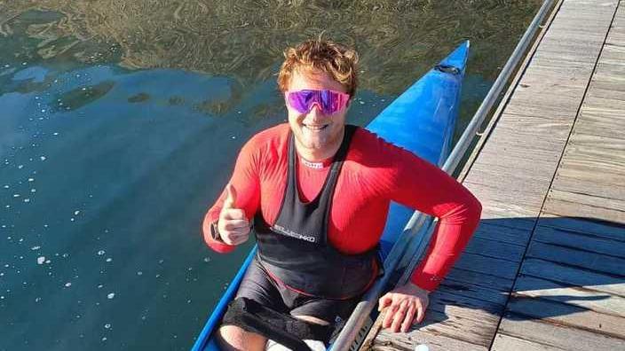 Christian Volpi risale sulla canoa otto mesi dopo aver perso le gambe
