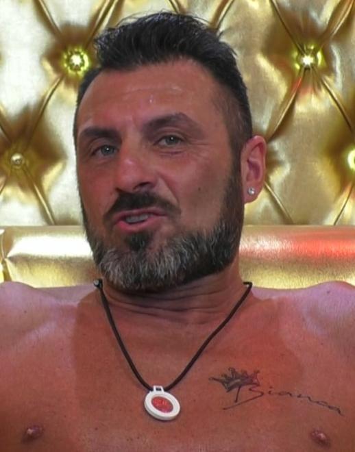Il bomber Sossio Aruta torna a giocare a 51 anni «Sfida con me stesso»