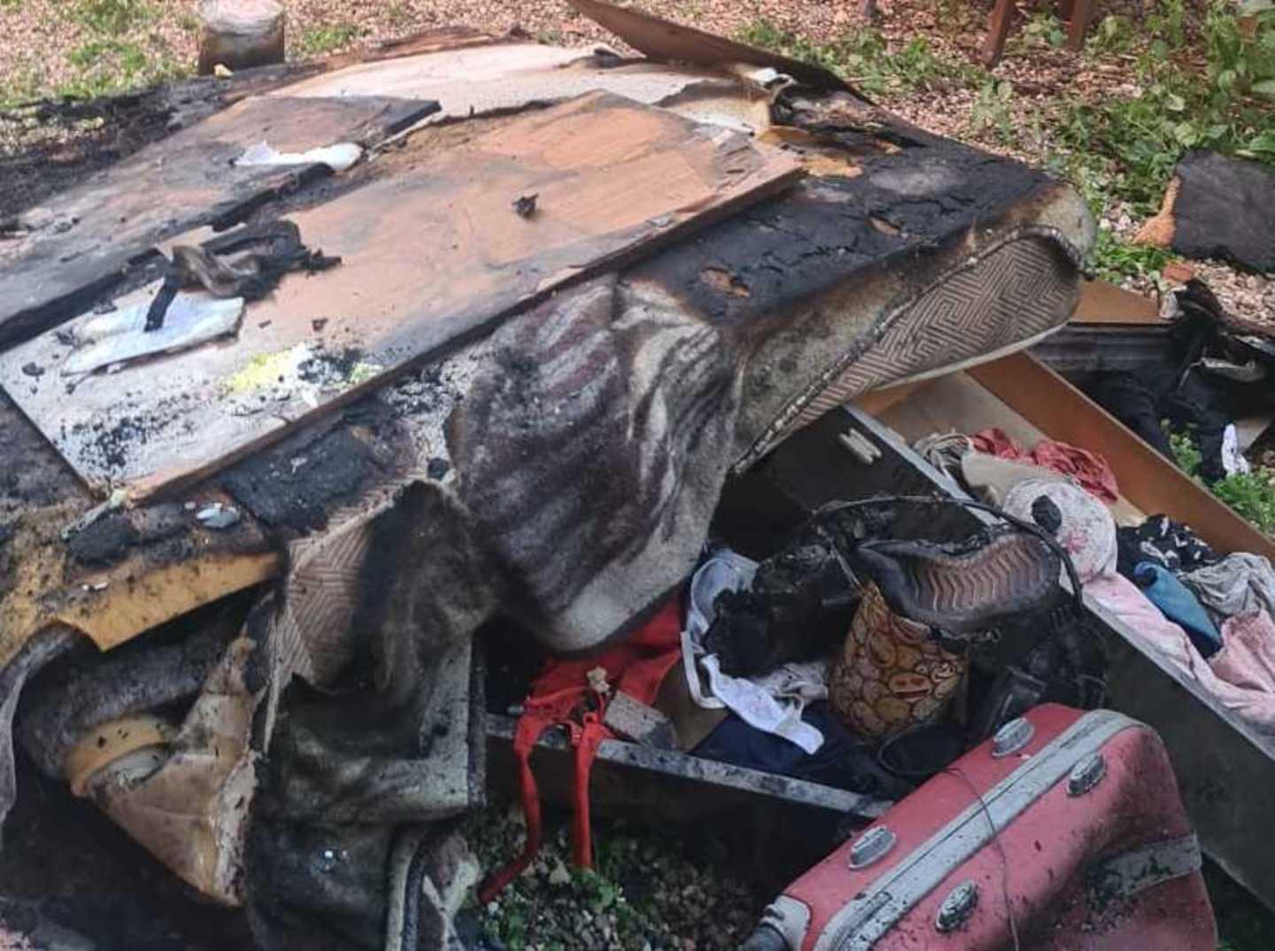 Incendio distrugge la cucina di un appartamento 