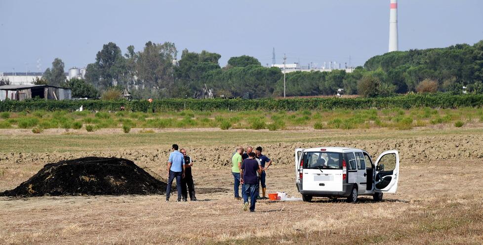Rifiuti al posto dei fertilizzanti nei campi di grano: 18 a processo. Ecco i nomi 