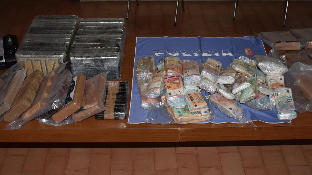 Nascondevano in casa oltre un milione di euro in cocaina, arrestata una coppia